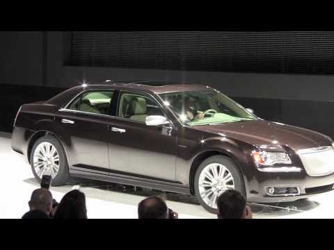 2012 Chrysler 300 Executive, S and SRT8 models revealed at New York Auto Show