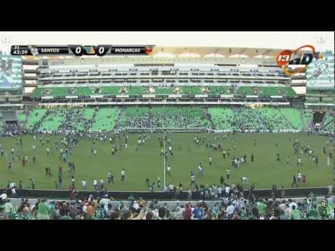 Santos vs Monarcas Agosto 2011 - Se suspende juego por balazos