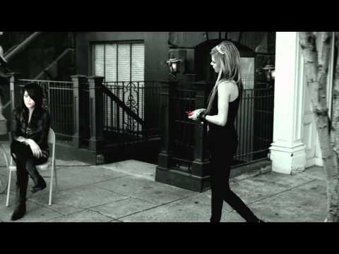 Avril Lavigne - Smile