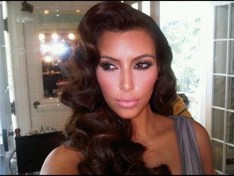 Kim Kardashian Retro Bombshell Inspired Hair Tutorial! (No heat!)